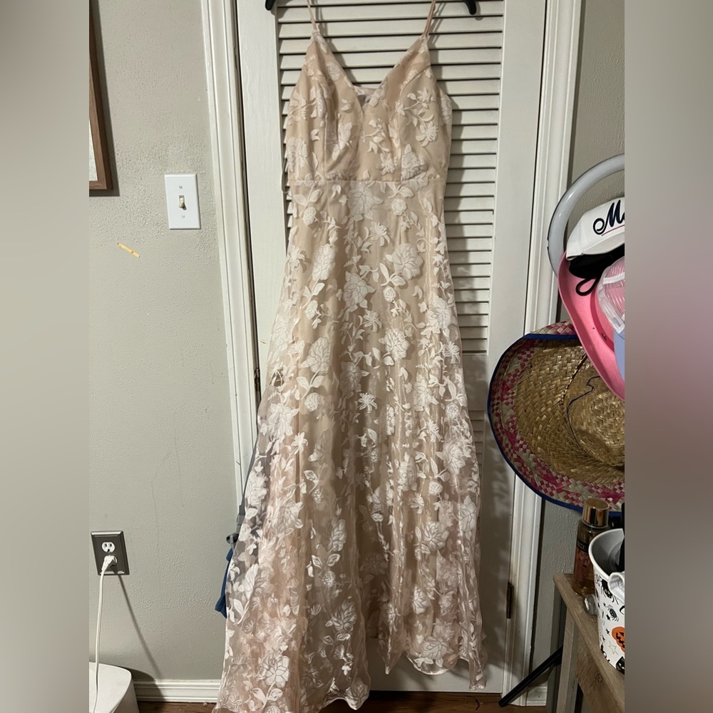 Lulu’s floral white prom dress, worn once, perfect condition, no snags or stains